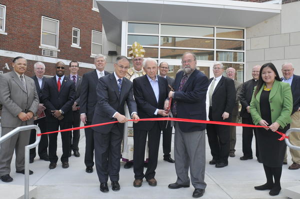 Henry W. Bloch cuts ribbon on Donnelly College Event Center